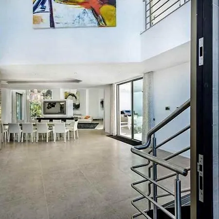 Villa 5br Luxury In Cap Ferret - What'app - 0034-635-520-036 - For Reservations!